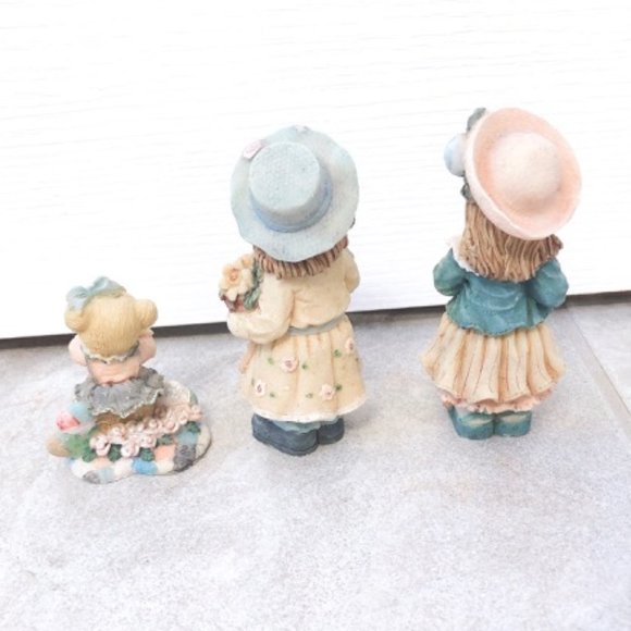 CUTE Figurines Doll and Teddy Bear - Picture 5 of 5